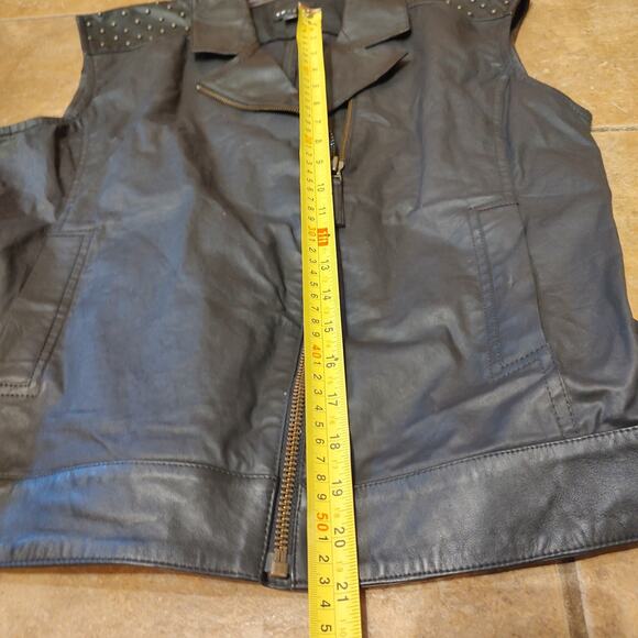 Trouve Black Faux Leather Accent Studded Zip Up Vest Women’s Size L - Picture 9 of 12